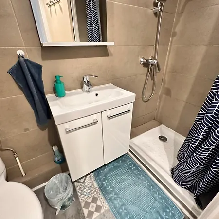 Bottero, Climatise, Parking Possible * ニース