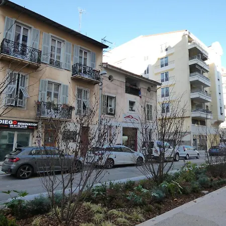 Bottero, Climatise, Parking Possible